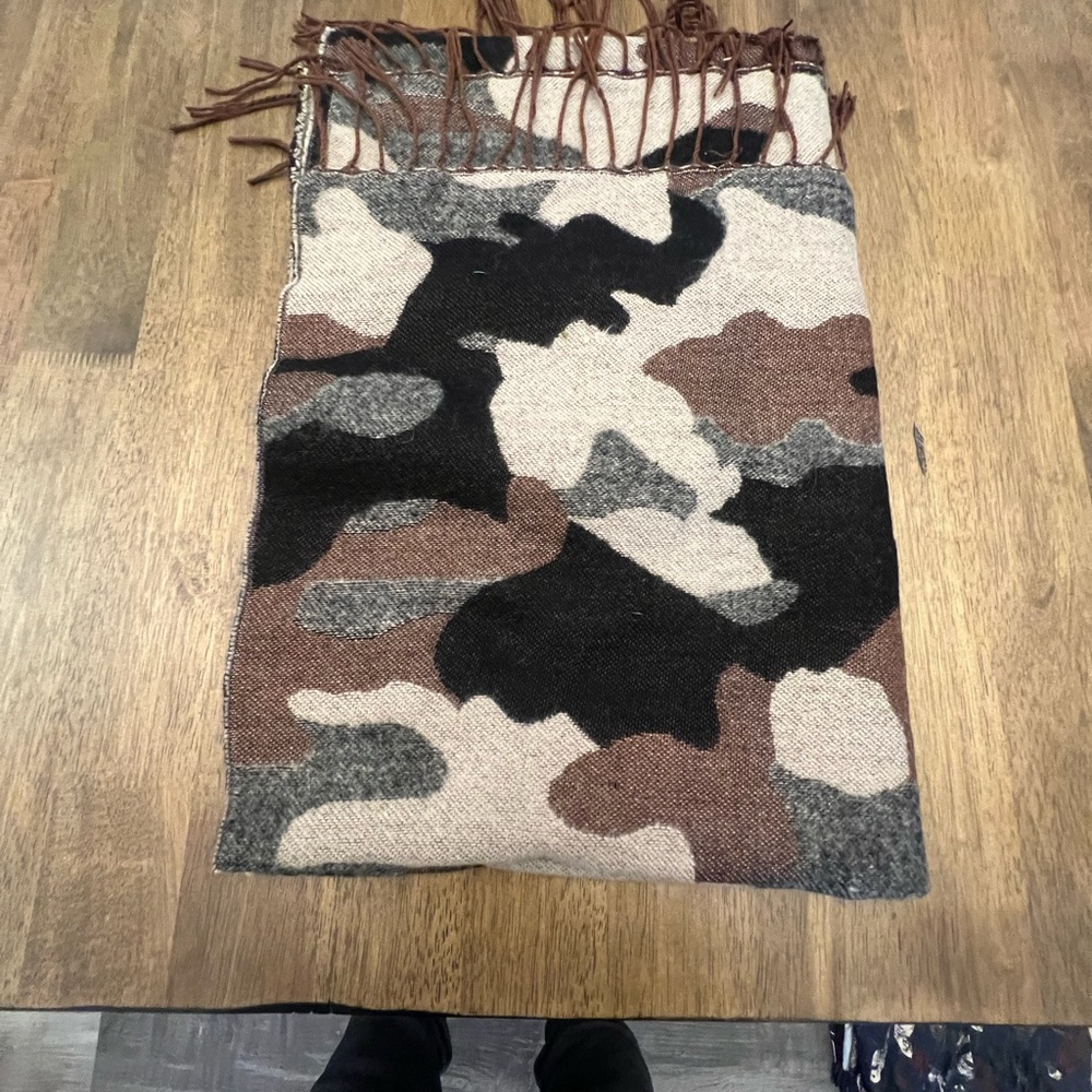 Camouflage Patterned Scarf